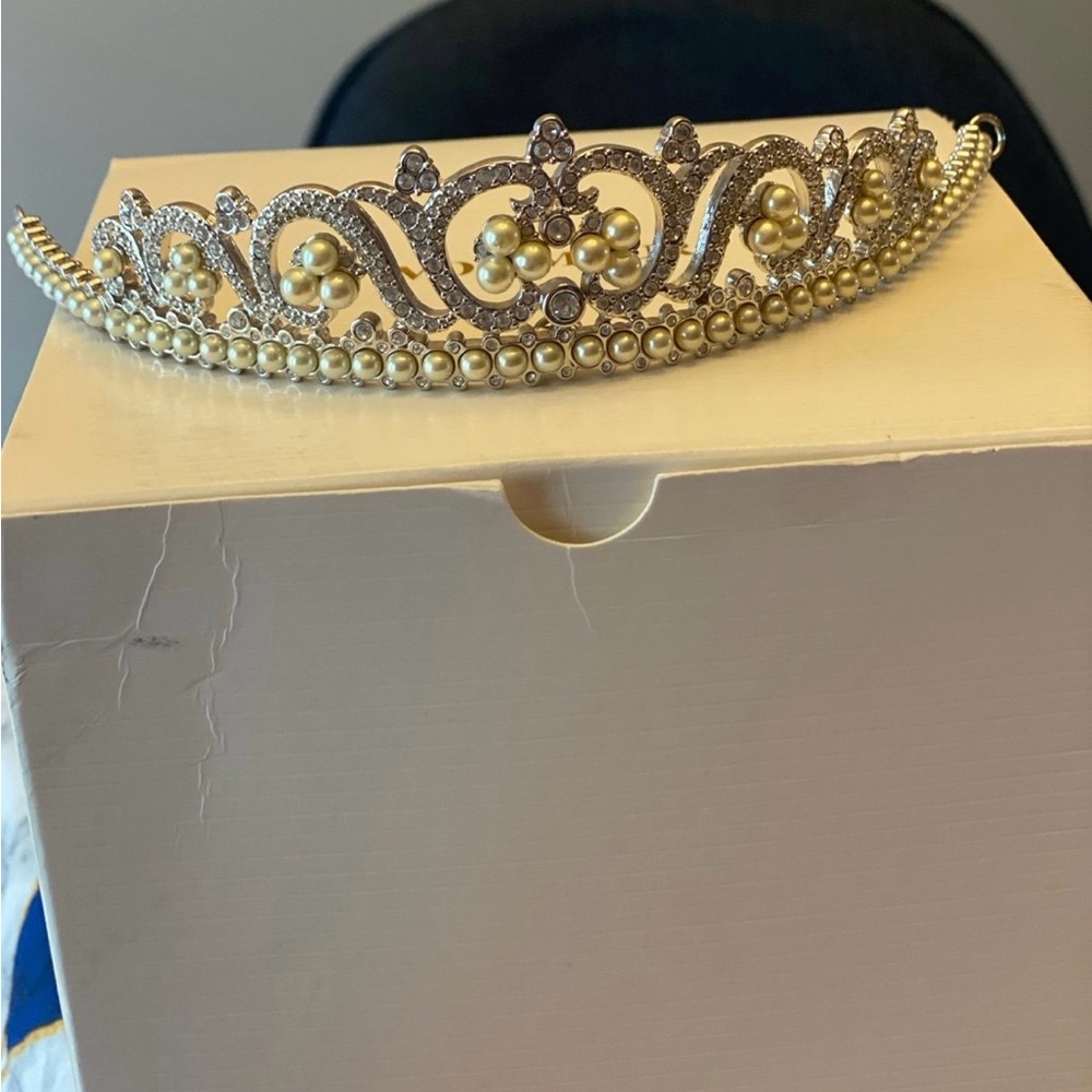 Swarovski Princess Pearls Bridal Tiara